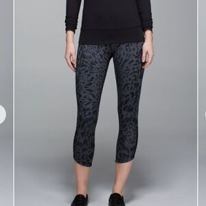 Lululemon Just Breathe Crop Animal Swirl Deep Coal Light / Black size 6.